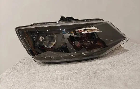 Skoda Fabia Mk3 (NJ) Headlight/headlamp 1EL01182422 1EL91182422