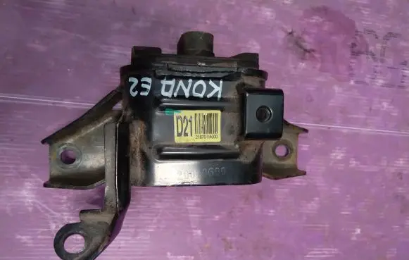 Hyundai Kona I Engine mount bracket 21870K4000