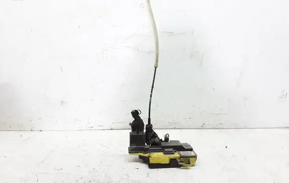 Volvo V70 Rear door lock 8650552