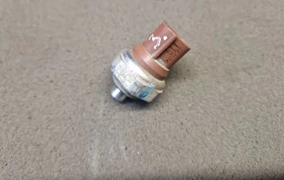 Mitsubishi L200 Air conditioning (A/C) pressure sensor 