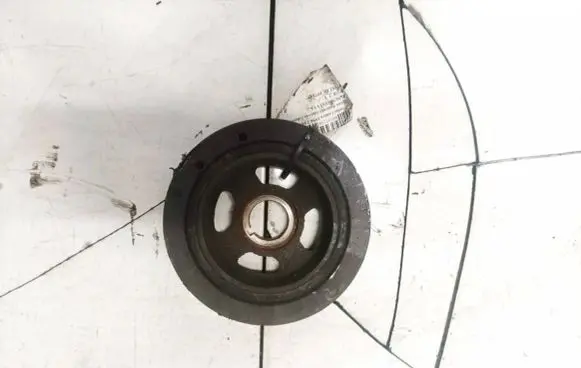 Hyundai Lantra II Crankshaft pulley
