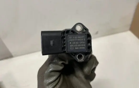 Skoda Octavia Mk3 (5E) Air pressure sensor 03G906051