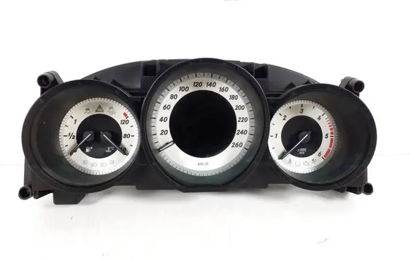 Mercedes-Benz CLS C218 X218 Speedometer (instrument cluster) A2189007302