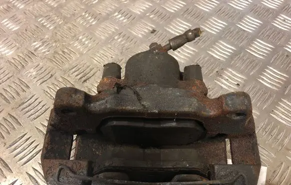 Volkswagen Golf Plus Front brake caliper