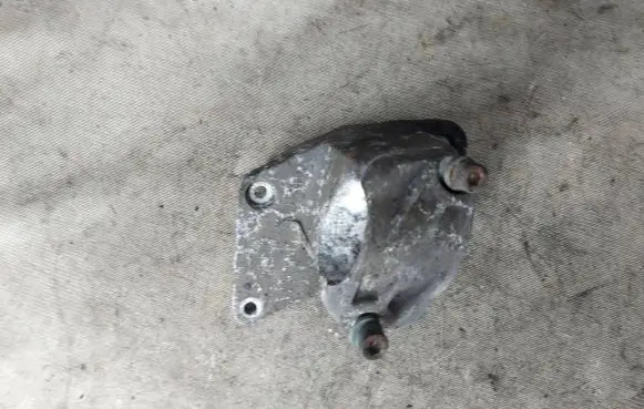 Ford Galaxy Intercooler pipe mounting bracket 7M3145961E YM216F086CB