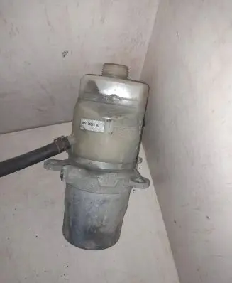 Ford Focus C-MAX Power steering pump 4M513K514AD