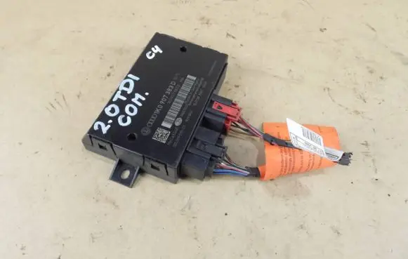 Volkswagen PASSAT B6 Tow bar trailer control unit/module 1K0907383D 5DS00953023 1K0907383B