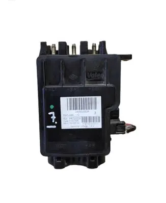 Renault Laguna III Battery relay fuse