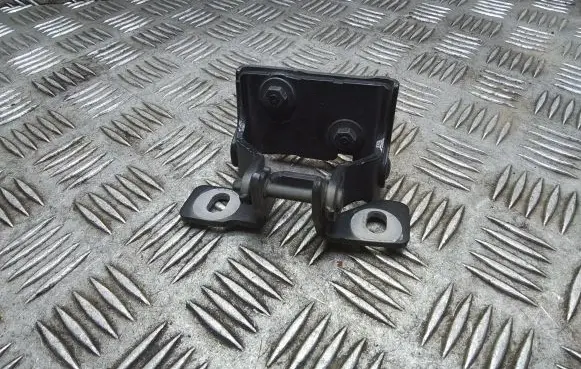 Tailgate/trunk/boot hinge