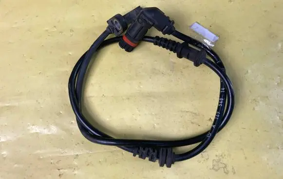 Mercedes-Benz B W245 ABS brake wheel speed sensor A1625401417