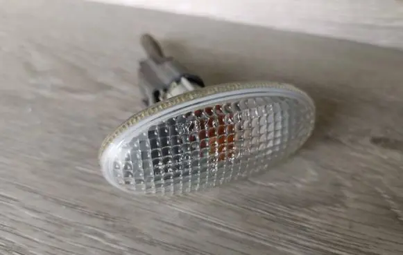 Mazda 3 I Front fender indicator light P2829