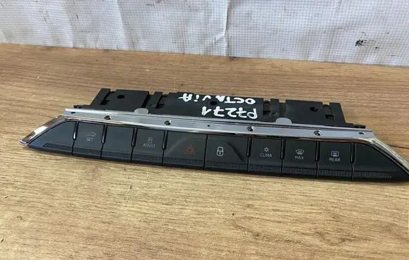 Skoda Octavia Mk4 Hazard light switch 5E3925200F