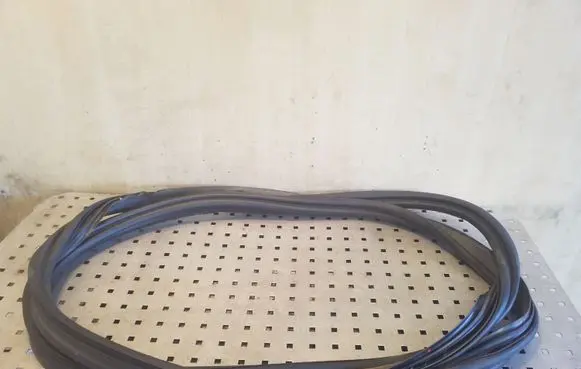 Volvo XC90 Loading door rubber seal (on body) 31662424