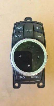 Head unit multimedia control