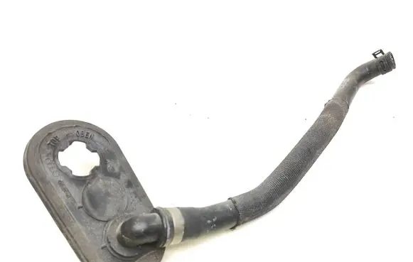 Engine coolant pipe/hose