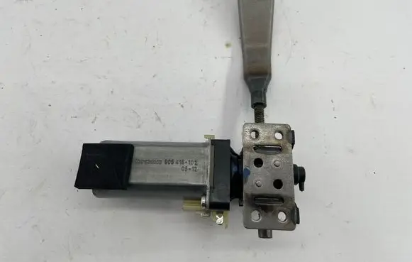 Audi A8 S8 D3 4E Seat adjustment motor 0390203219 905416102