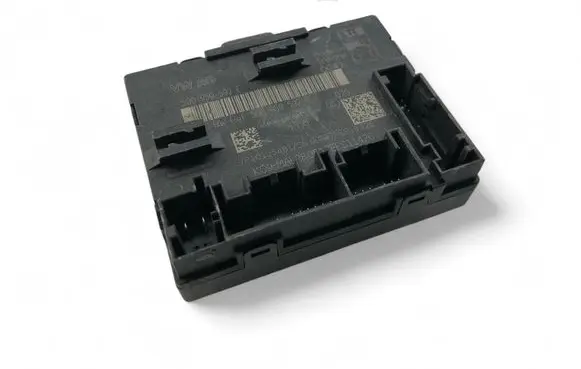 Volkswagen PASSAT B8 Door control unit/module 5Q0959592E