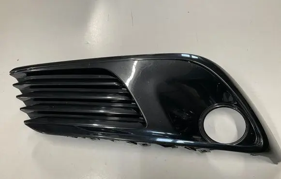 Toyota Auris E210 Front fog light trim/grill 8148202570 8148202590 5204002210