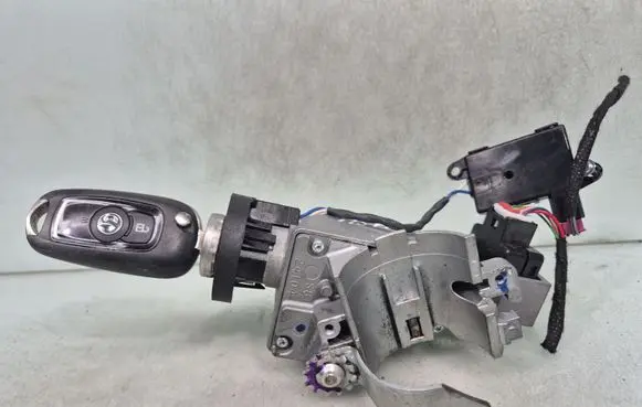Opel Astra K Ignition lock 39079951
