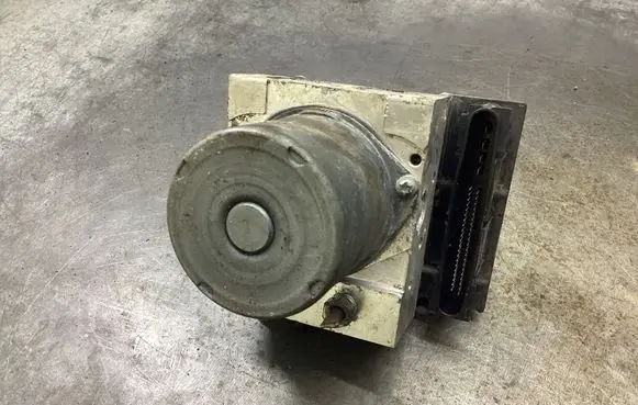Mercedes-Benz A W169 ABS Pump 0265950986 88908S0268