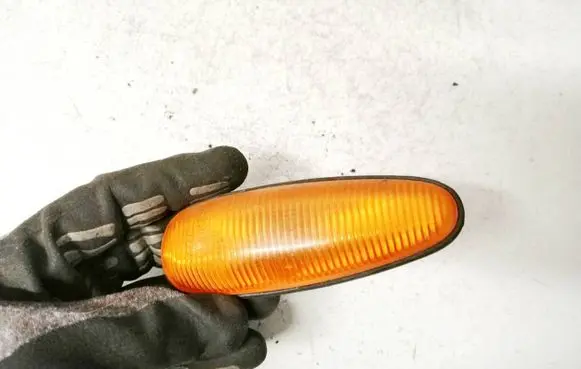 Mazda MX-5 NA Miata Front fender indicator light 21461634 214-61634