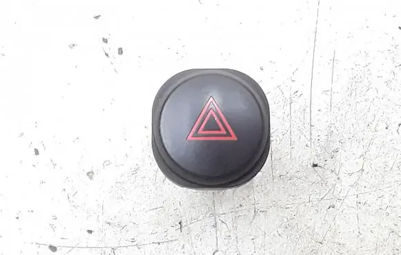 Nissan Navara Hazard light switch niles06019