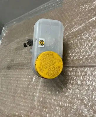Subaru Forester SK Master brake cylinder
