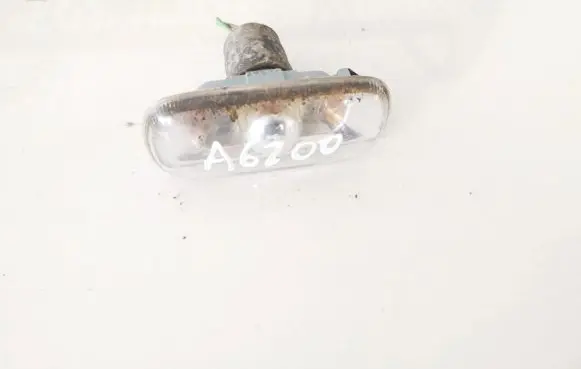 Audi A4 S4 B6 8E 8H Front fender indicator light 8e0949127
