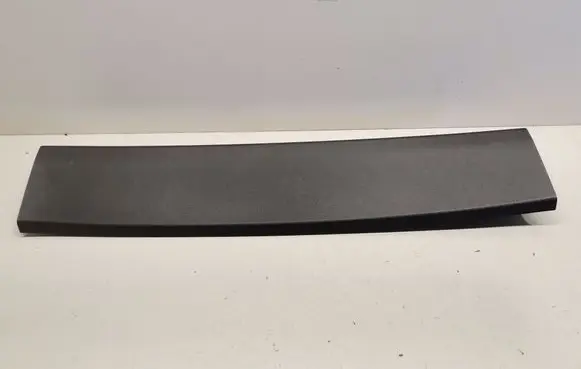 Tailgate trim