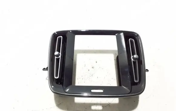 Volvo XC40 Dash center air vent grill 32277960