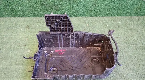 Opel Frontera Battery box tray 