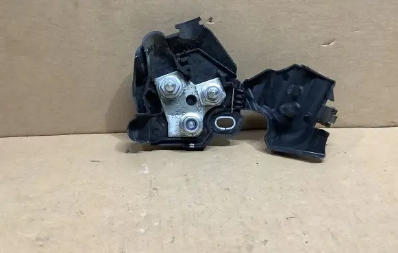 Jaguar XE Other engine bay part GX7314A301AC