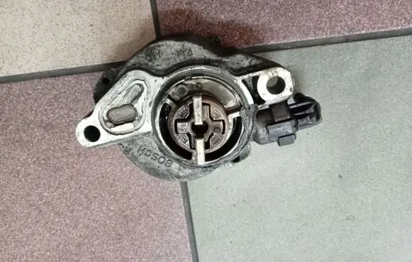 Vacuum pump