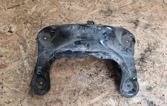 Mercedes-Benz Vito Viano W447 Gearbox mounting bracket A4472400700