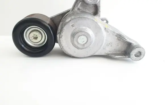 Suzuki Swift III Alternator belt tensioner 