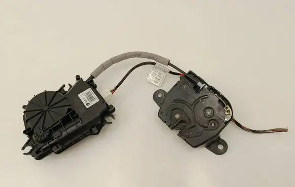 BMW 2 F46 Tailgate/trunk/boot lock/catch/latch 7348531 7348530