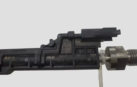 BMW 3 F30 F35 F31 Fuel injector 0261500153 7629174