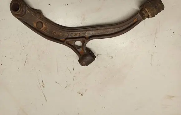 Chrysler Grand Voyager IV Front lower control arm/wishbone 04694973AB 28814