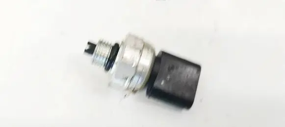 Tesla Model 3 Air conditioning (A/C) pressure sensor 158161000D
