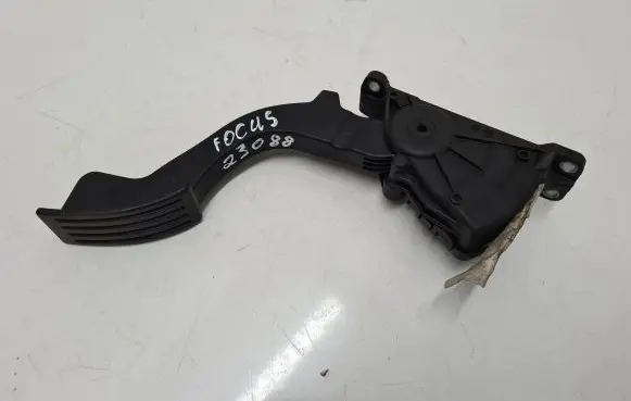 Ford Focus Accelerator throttle pedal 4M519F86AK