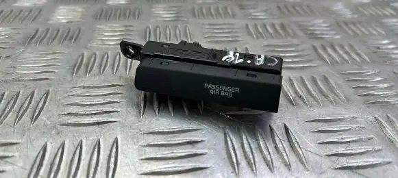KIA Sportage Passenger airbag on/off switch 95960F1710
