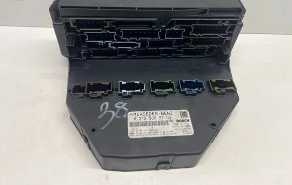 Mercedes-Benz E W212 Fuse module A2129009705 A2125451201 A2129028002