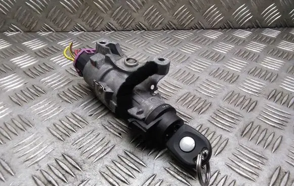 Volkswagen PASSAT B5.5 Ignition lock 4B0905851 4B0905851N