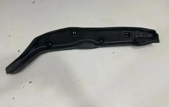 BMW i4 Fender end trim 7946060