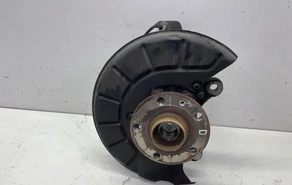 Volkswagen Tiguan Front wheel hub