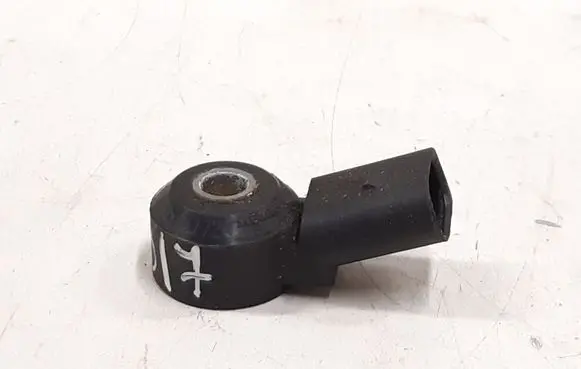 Volkswagen Golf IV Detonation knock sensor 030905377C 030905377 01172