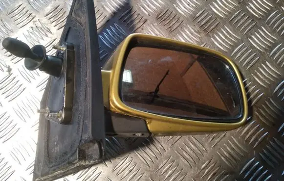 Toyota Yaris Coupe wind mirror (mechanical) E13010399
