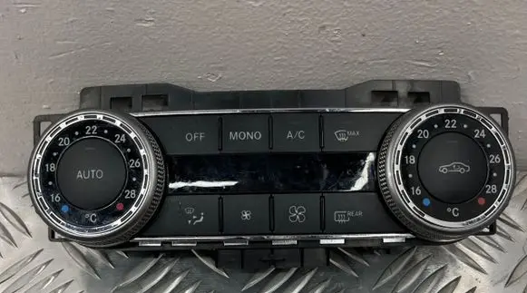 Mercedes-Benz C W204 Climate control unit 2048309885 SW230700