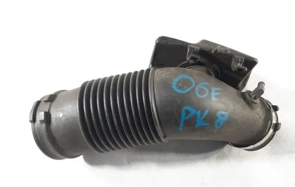 Audi A6 S6 C6 4F Air intake hose/pipe 06E129629E