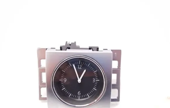 Volkswagen PASSAT B7 Clock 3AA919204A